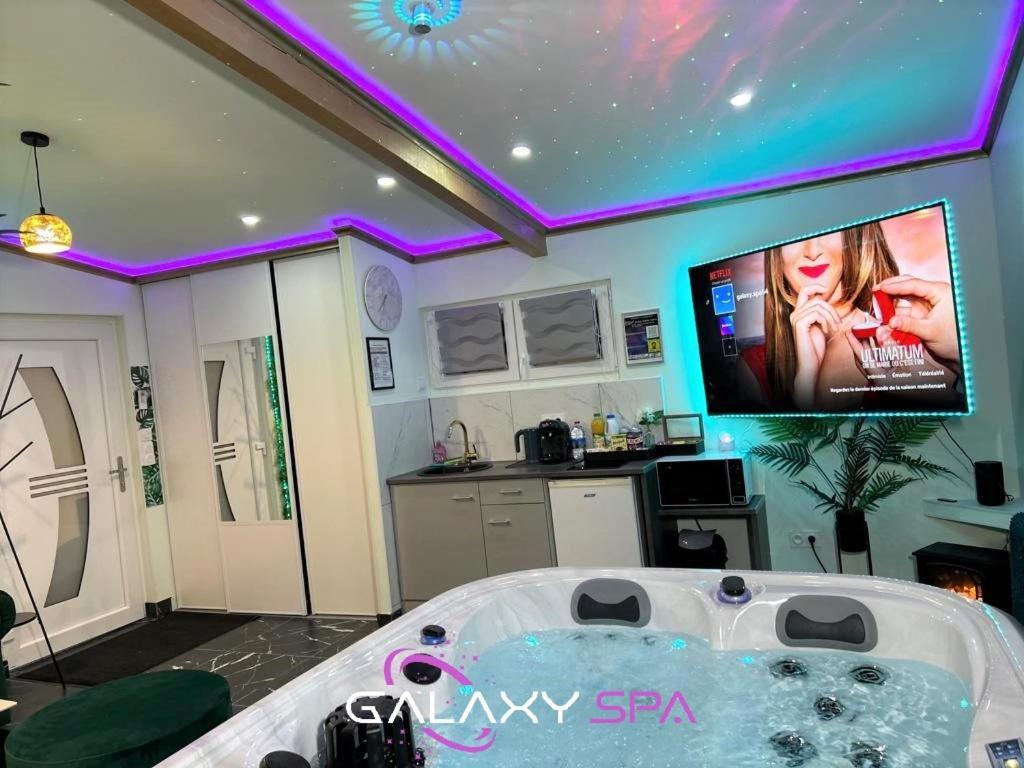 Galaxy Spa - Suite Jupiter Jacuzzi Privatif Champigneulles Exterior photo